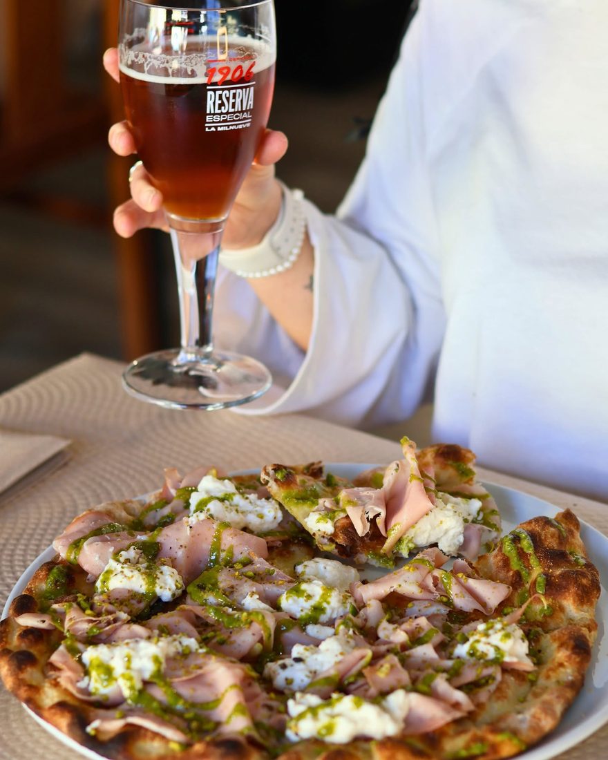 Pizza and a drink at Pizzeria La Lupa